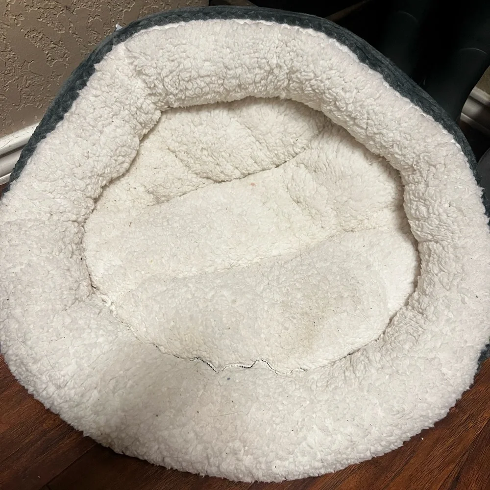 Cozy White Pet Bed small